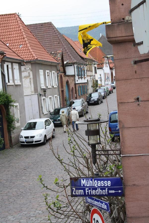 Zum Weinsticher, Weingut Anlag/Nichterlein Rhodt unter Rietburg Buitenkant foto